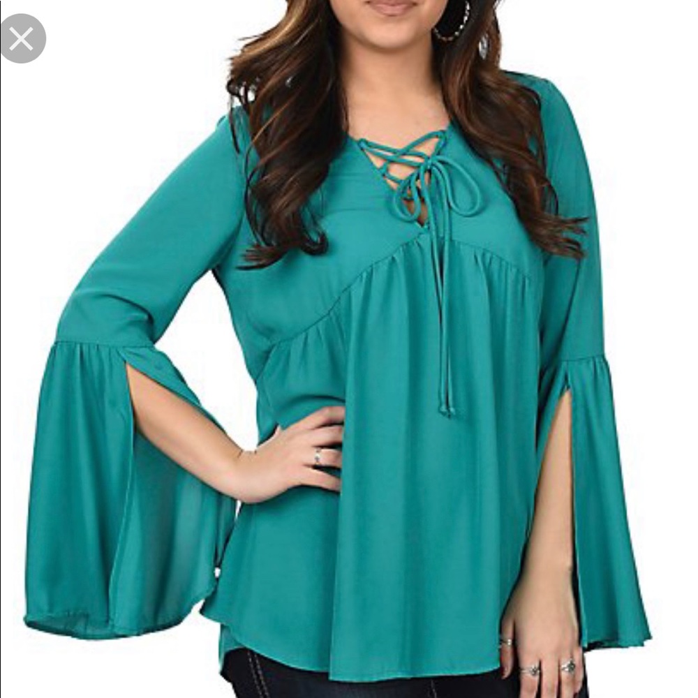 ❌SOLD❌Blouse by berry N cream